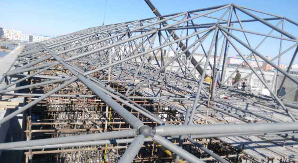 西城细数网架装配中抉择应用钢结构对室第的优势